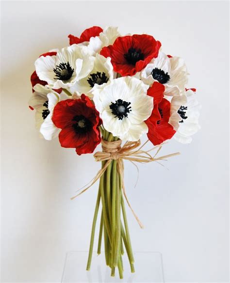 WB221WR - Real Touch Poppy Bouquet - White / Red | Flower bouquet wedding, Red wedding flowers ...