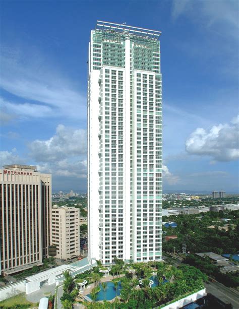 One Roxas Triangle - The Skyscraper Center