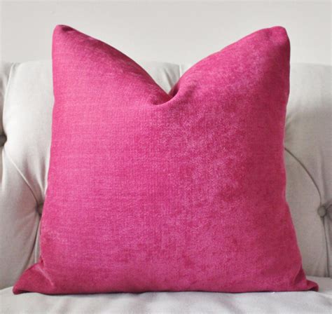 Release Your Nature with Hot Pink Pillows | Best Decor Things