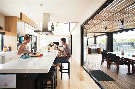 Photo 8 of 8 in A Modular Beach Home in Australia Allows One Family to ...