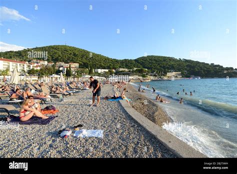 The Lapad bay beach in Dubrovnik, Croatia Stock Photo - Alamy