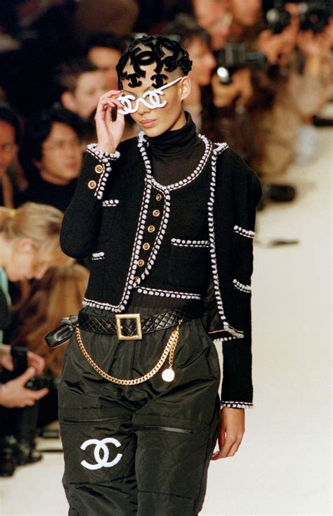 Line Magazine | Fashion, Chanel fashion show, Runway fashion