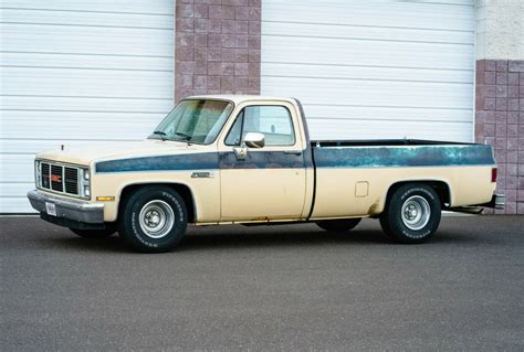 1985 GMC Sierra 1500 truck for sale: photos, technical specifications, description