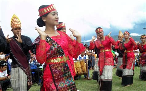 Introducing the fascinating Batak people of North Sumatra and Lake Toba ...