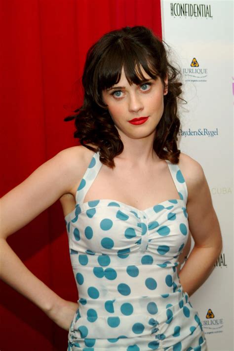 The Hottest Zooey Deschanel Photos | Near-Nude Zooey Deschanel - Barnorama