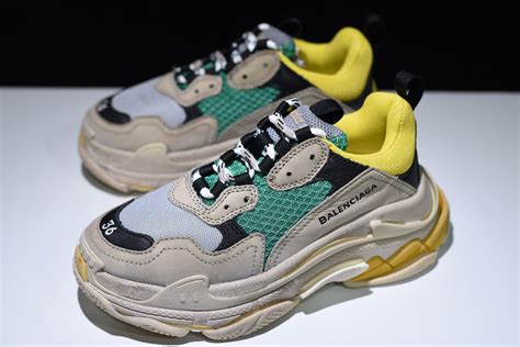 Balenciaga schoenen Triple S Fila Sneakers Disruptor 2