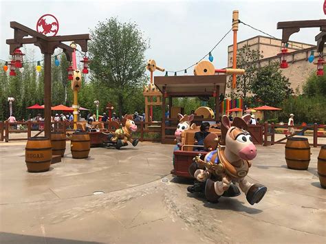 SHANGHAI DISNEY RIDES: Ranked Best to Worst - Theme Park 247