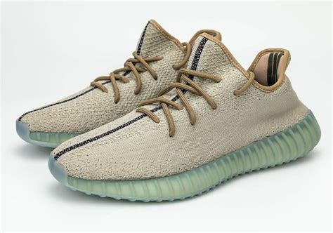 A New adidas Yeezy Boost 350 v2 Style Emerges With New Stitch Detail ...