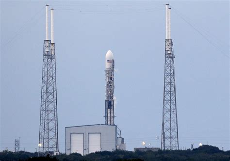 SpaceX scrubs rocket launch, cargo ship comes home from ISS - CBS News