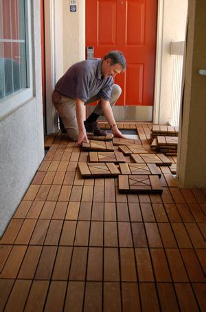 Build a reloading workbench : Interlocking wood deck tiles