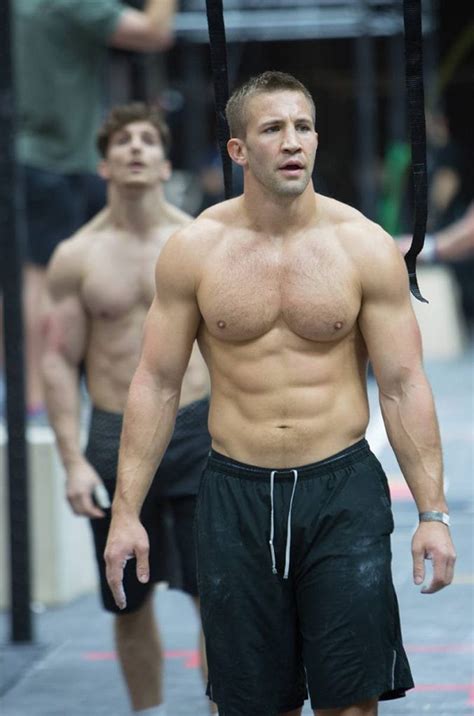 7 Reasons Why You Should Date a Crossfit Guy | BOXROX