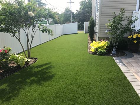 Fake Grass Residential Yard – Elite Synthetic Surfaces