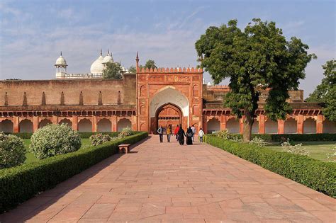 Moti Masjid, Agra