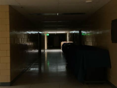 Dark creepy hallway : r/pics