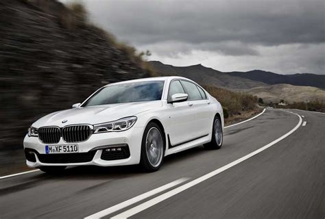 BMW Debuts 740e iPerformance with 40Km Electric Range