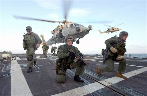 ファイル:US Navy SEALS fast rope.jpg - Wikipedia
