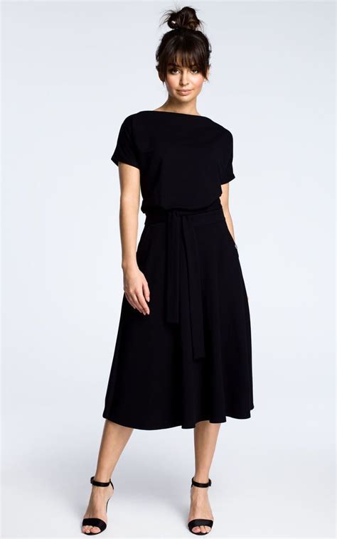 Black Midi Dress with Loose Fitting Top | Moe | SilkFred US | Classy ...