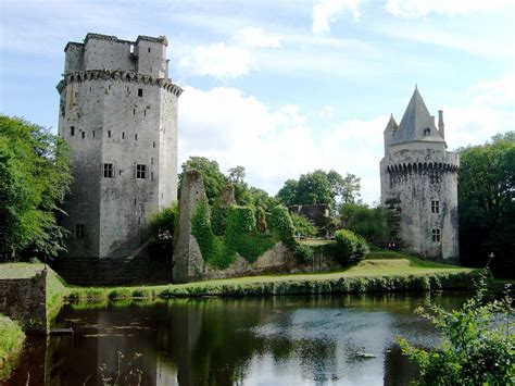 Largoët castle, Brittany, France : castles