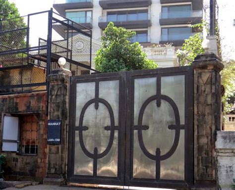 Amid News Of Fans Gathering Outside SRK House Post Jawan Release, Here Are Mannat's Inside ...