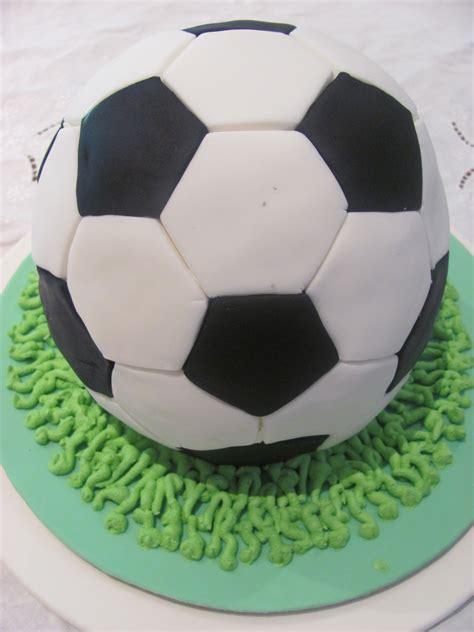 Mud Cake And More: Soccer Ball Cake