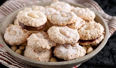 Amaretti Cookies | Recipes, Amaretti cookies, Amaretti cookie recipe