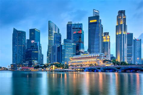 Singapore CBD | Skyscrapers at Singapore CBD after sunset | Zaw Wai | Flickr