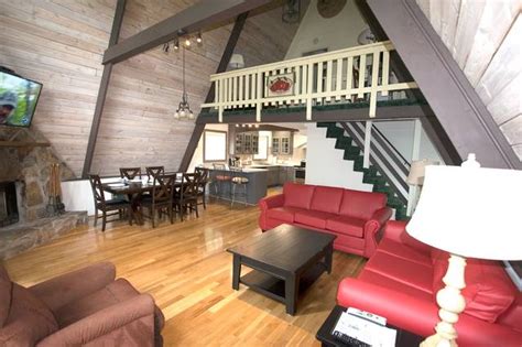 4BR Gatlinburg Chalets with Mountain Views | Ski Mountain Chalets