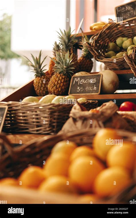 Grocery store aisle hi-res stock photography and images - Alamy