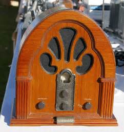 File:Old radio.jpg - Wikipedia