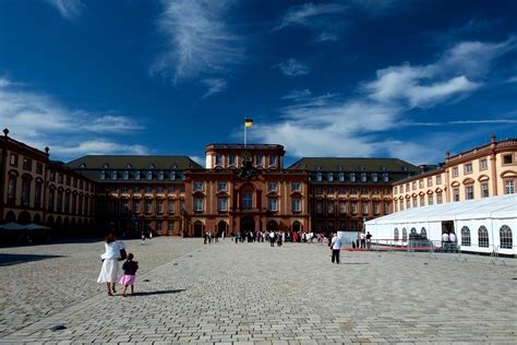 Château de Mannheim à : Centre-ville de Mannheim | Expedia