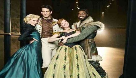 'Frozen' musical cast showcases costume for the first time | Catch News