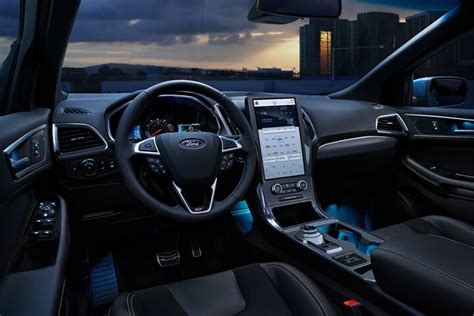 2021 Ford® Edge SUV | Photos, Colors & 360° Views