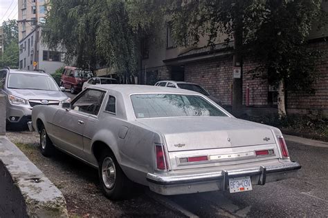 Old Parked Cars Vancouver: 1977 Ford LTD II