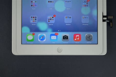 A Detailed Hands-On Look at Apple’s 5th-Gen iPad Designs | Techno Camp