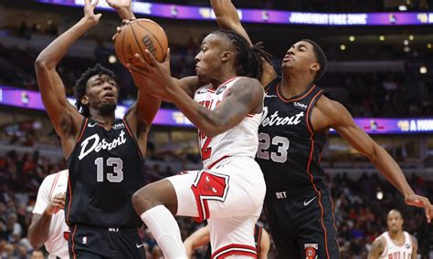 DeMar DeRozan credits Ayo Dosunmu for Bulls spark in win over Pistons