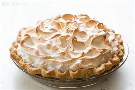 The BEST Lemon Meringue Pie + Perfect Meringue Tip