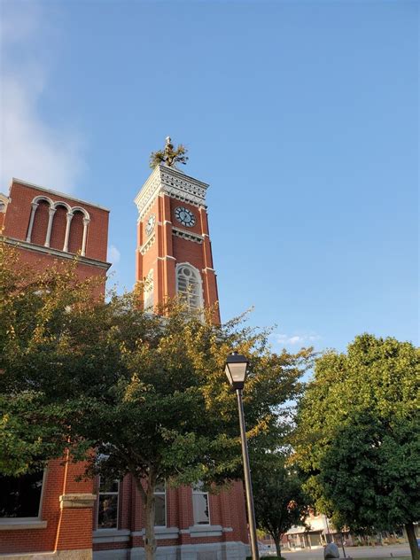 Courthouse Tree – Greensburg, Indiana - Atlas Obscura