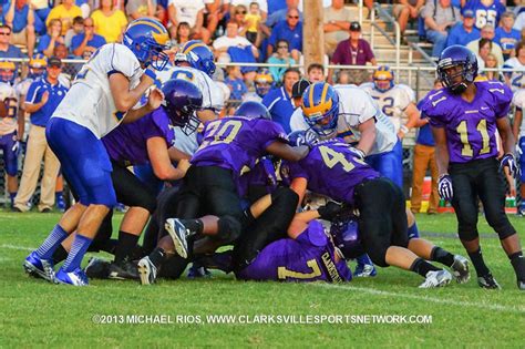 Late turnover dooms Clarksville High School Football in one-point loss ...