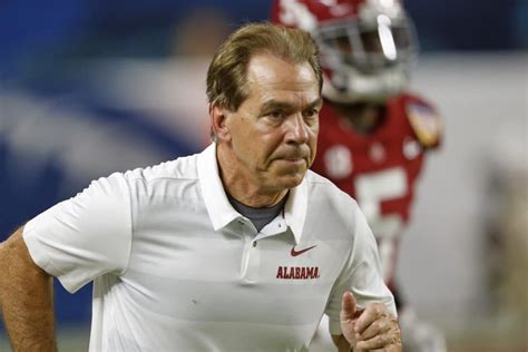 Descubrir 53+ imagen alabama football coach - Viaterra.mx