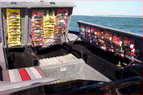 10+ Excellent And Best Boat Organization Ideas To Keep Your Boat Clean – GooDSGN | Bass boat ...