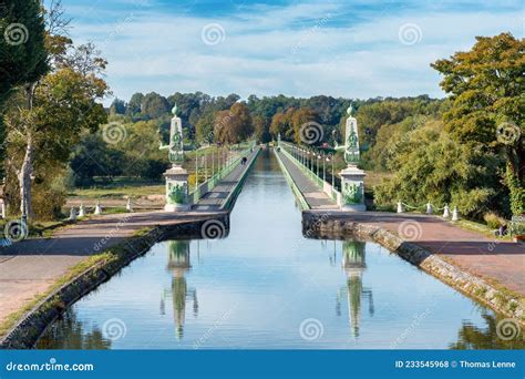 The Briare Aqueduct in Central France Stock Photo - Image of junction ...