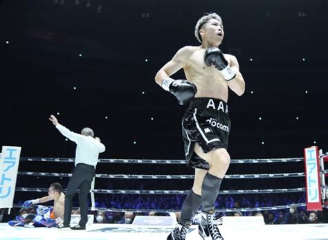 Photos: Naoya Inoue Demolishes Nonito Donaire in Two Rounds - Boxing News