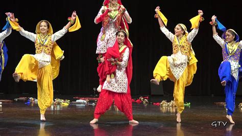 Punjabi Folk Dance Academy @ Bhangra Idols 2015 - YouTube