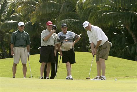 How to Play a Scramble Tournament in Golf