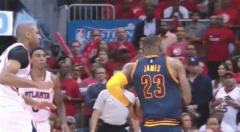 Lebron James Dunk GIF - Find & Share on GIPHY