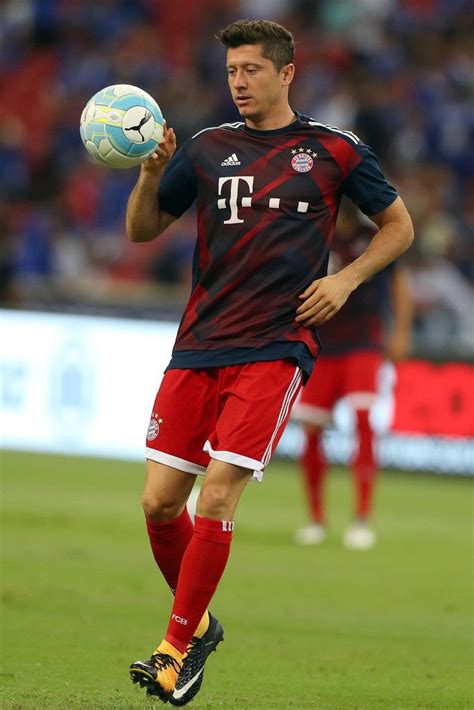 Épinglé sur Robert Lewandowski