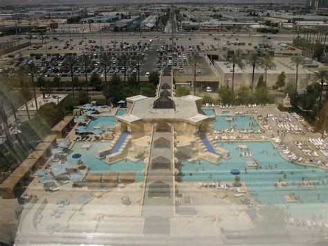 Luxor Pool Photo by jeffkerby | Photobucket | Vegas baby, Pool photos ...