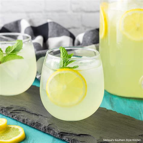 45 Best Lemonade Drinks with Alcohol and Without