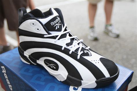 Total 74+ imagen shaq shoes history - Abzlocal.mx