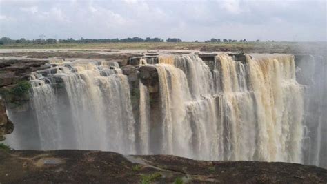 10 Waterfalls in Madhya Pradesh - Biggest Waterfalls in Madhya Pradesh